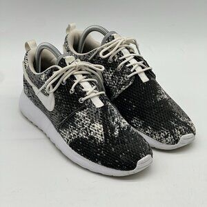 Nike Roshe One Print Black White Lightweight Mesh Running Shoes Women's Size 7.5